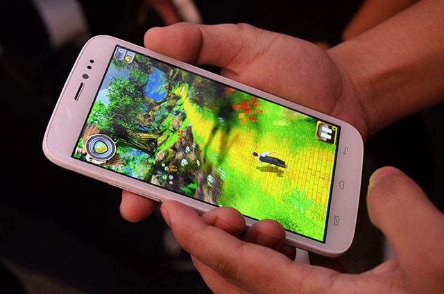 MyPhone Agua Iceberg VS Cherry Mobile Cosmos Z