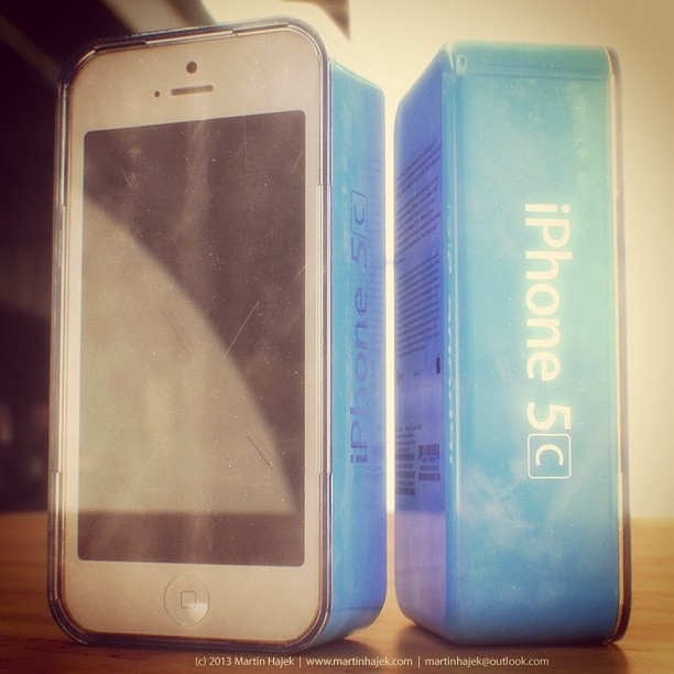 iPhone-5C-packaging-box