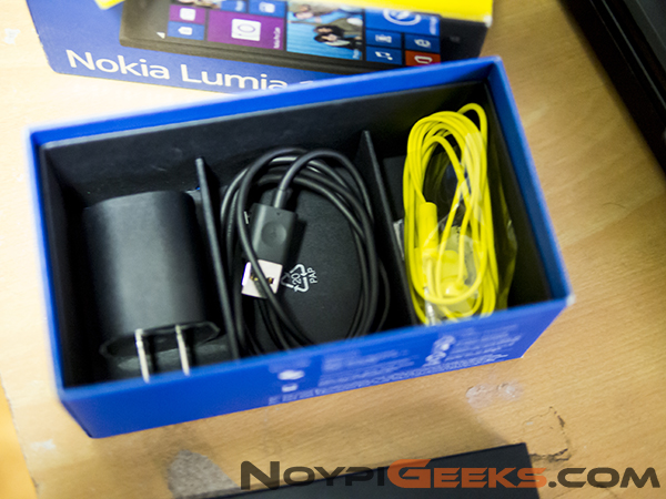 Accessories of Nokia Lumia 1020