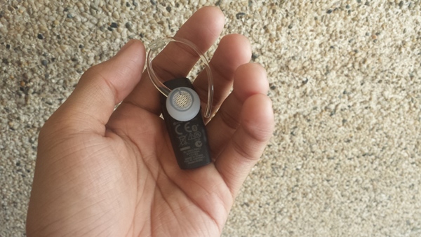 Motorola HK250 Universal Bluetooth Headset - NoypiGeeks