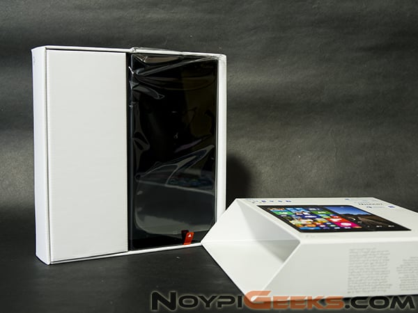 Nokia Lumia 830 Box Contents