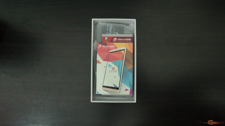 Cherry Mobile FB100 Unboxing and First Impressions | NoypiGeeks