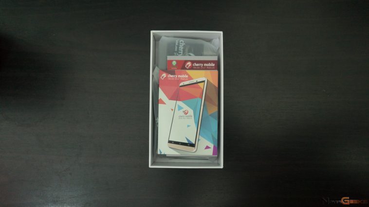 Cherry Mobile FB100 Unboxing and First Impressions | NoypiGeeks