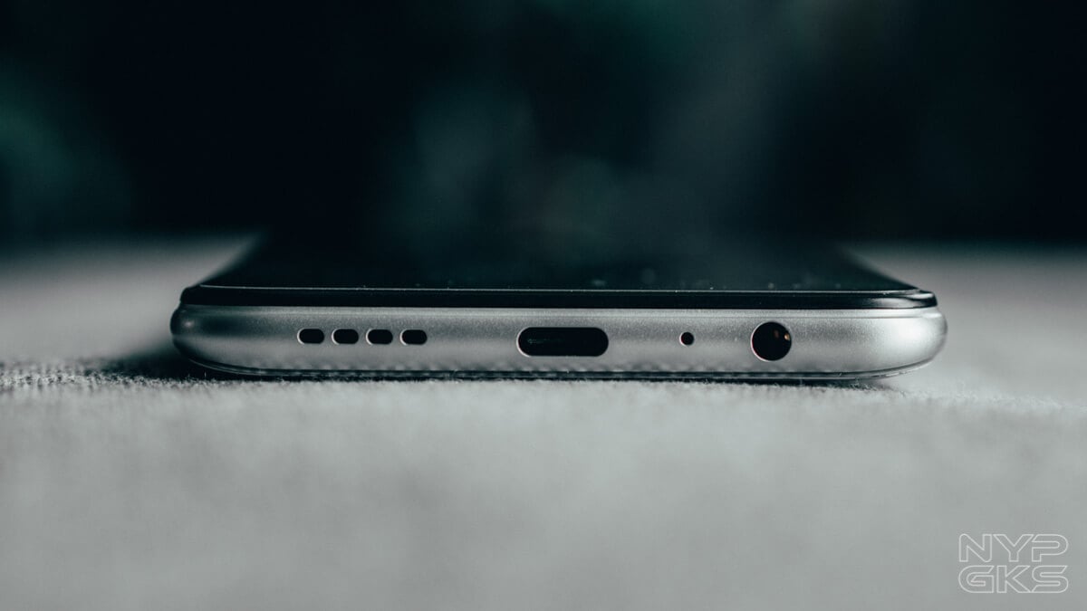 Realme-XT-headphone-jack