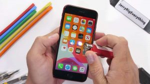 iPhone-SE-2020-durability-test-2810