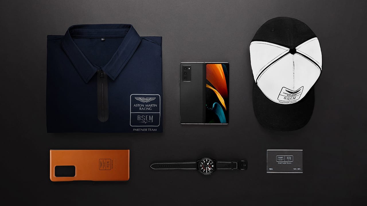 samsung-galaxy-z-fold-2-aston-martin-racing-limited-edition-noypigeeks