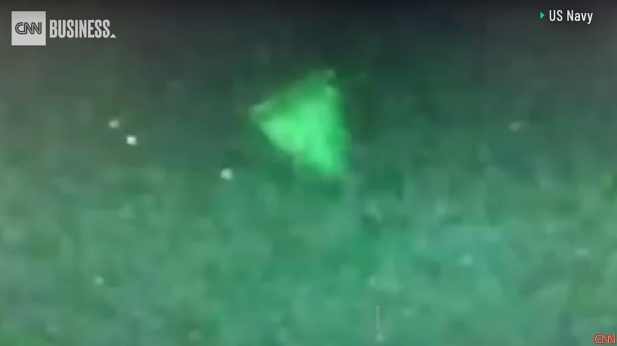 leaked-ufo-video-legitimate-pentagon-noypigeeks
