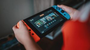 Portable-gaming-console