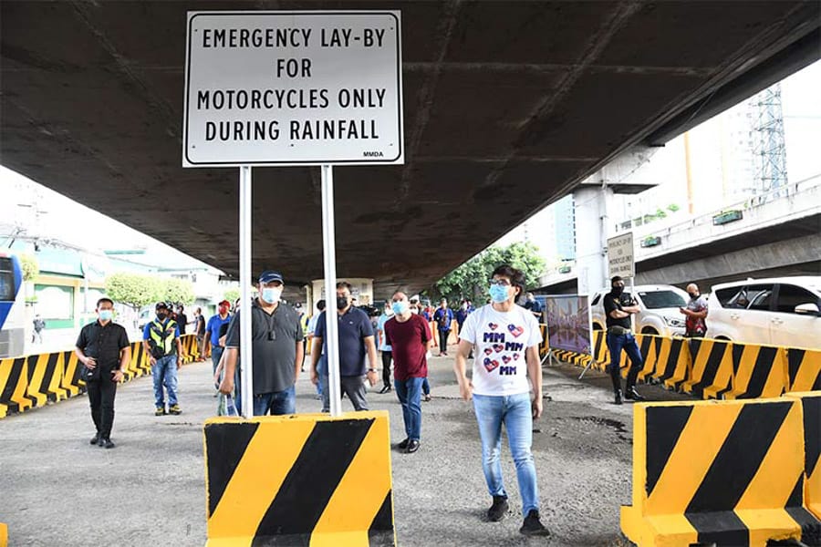 mmda-emergency-lay-by-area-motorcycle-riders-noypigeeks