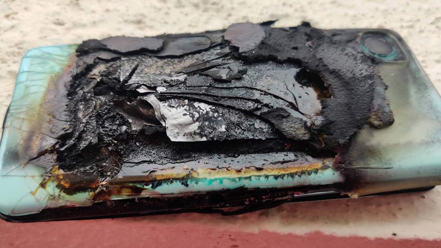 oneplus-nord-2-5g-battery-explodes-noypigeeks-5219