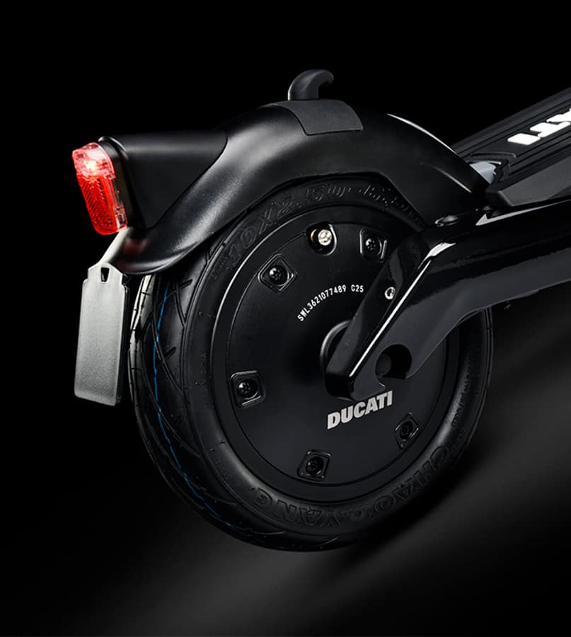 Ducati-Pro-III-e-scooter-features-NoypiGeeks