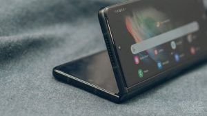 foldable-phones-27-6-million-units-shipped-2025-NoypiGeeks