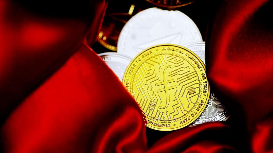 romance-scammers-usd139-million-crypto-2021-noypigeeks