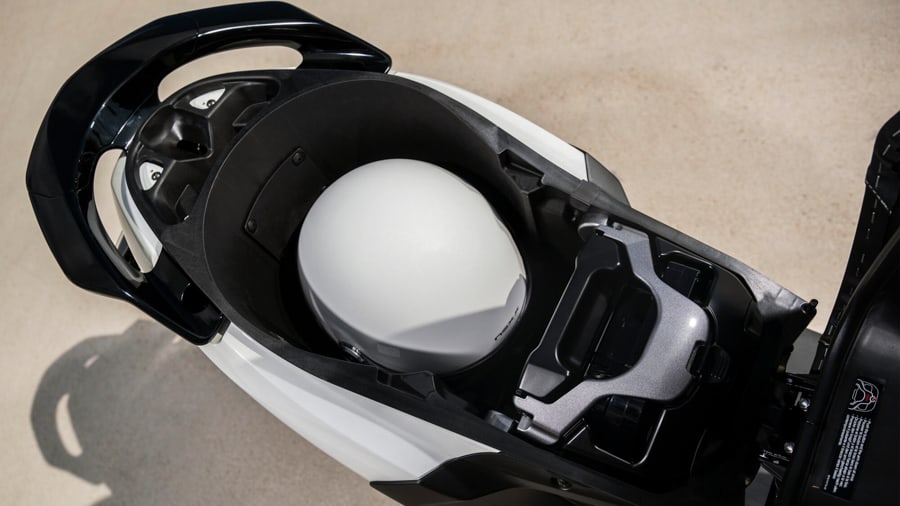 Yamaha-Neo-Electric-Scooter-NoypiGeeks-5832