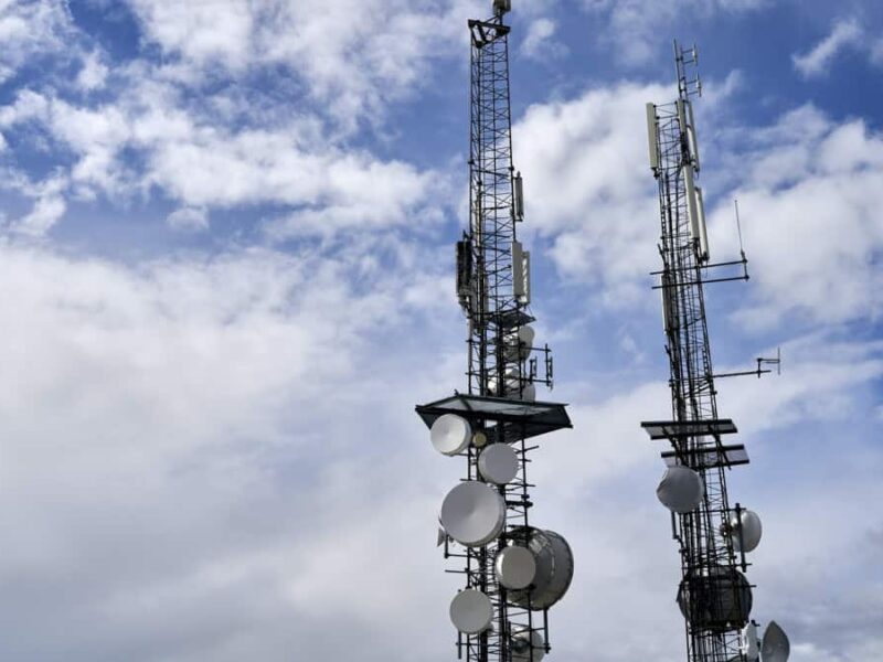 law-signed-full-foreign-ownership-telcos-railways-airlines-NoypiGeeks