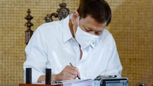 Duterte-25-year-franchise-extension-Smart-broadband-other-firms-NoypiGeeks