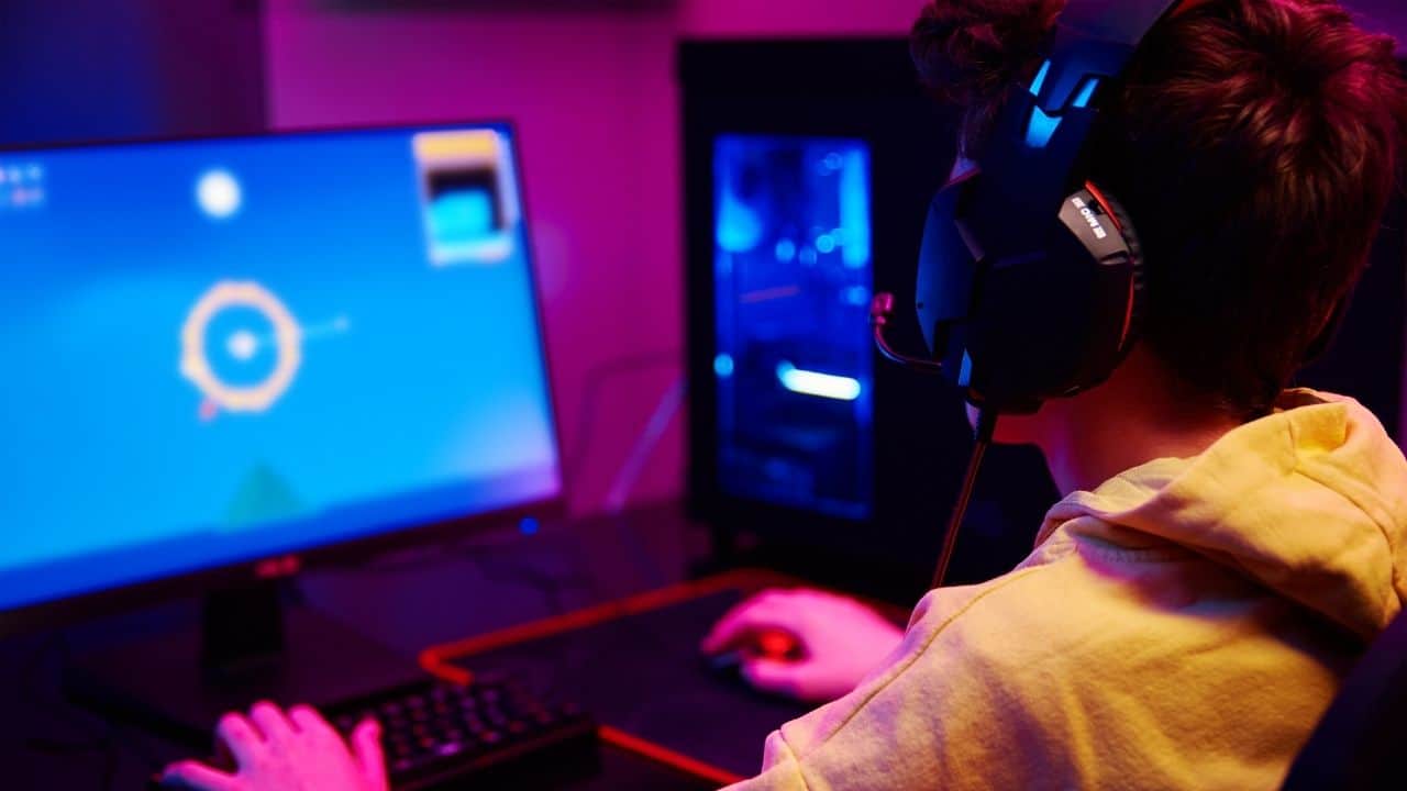 Gaming-8879