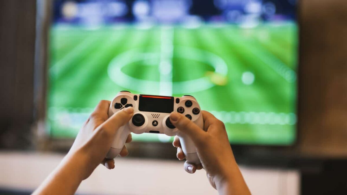 Sony-putting-ads-playstation-games-NoypiGeeks