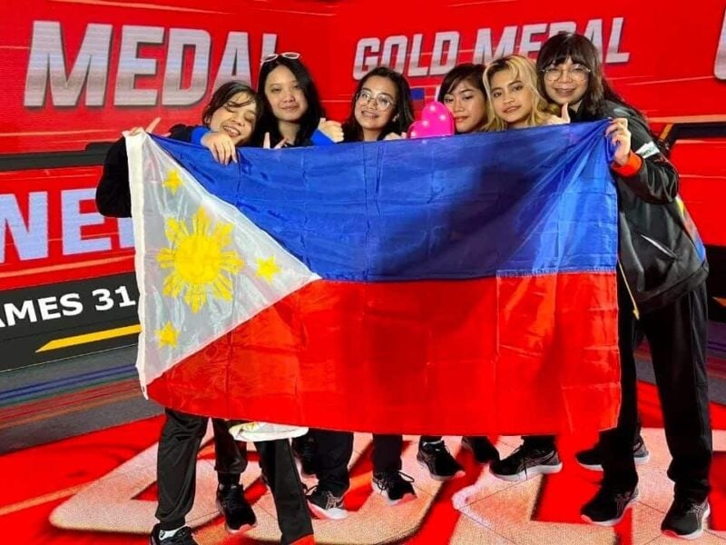 PH-League-of-Legends-womens-team-gold-medal