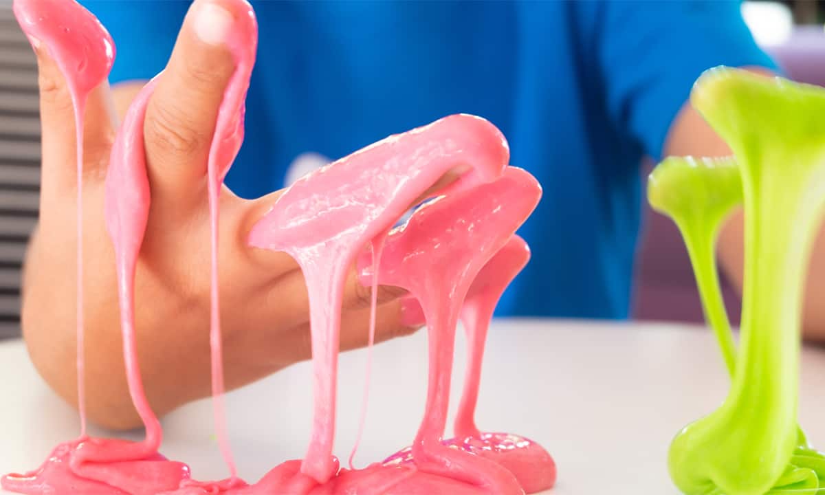 Science-Experiments-Kids-Making-Slime-NoypiGeeks