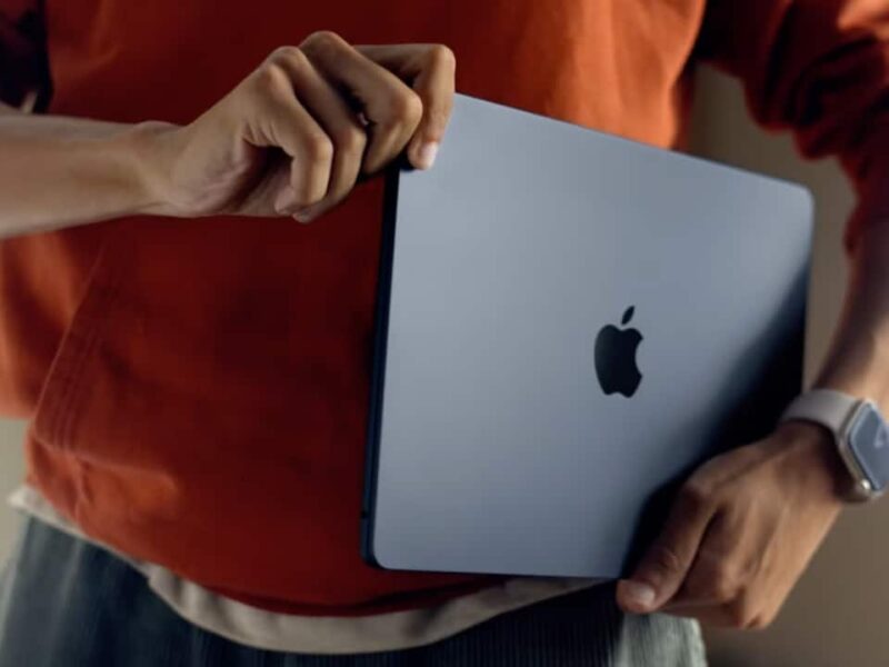 Apple-MacBook-Pro-2022-M2-NoypiGeeks