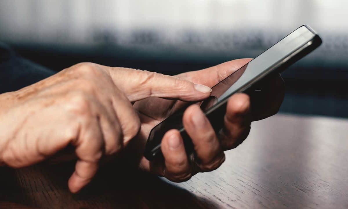 Repurpose-smartphone-tablet