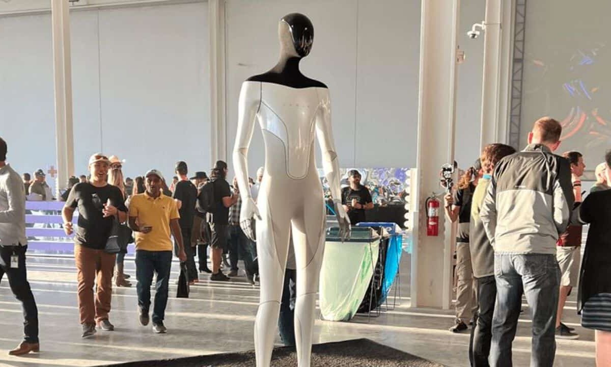 Tesla-Optimus-Humanoid-Robot