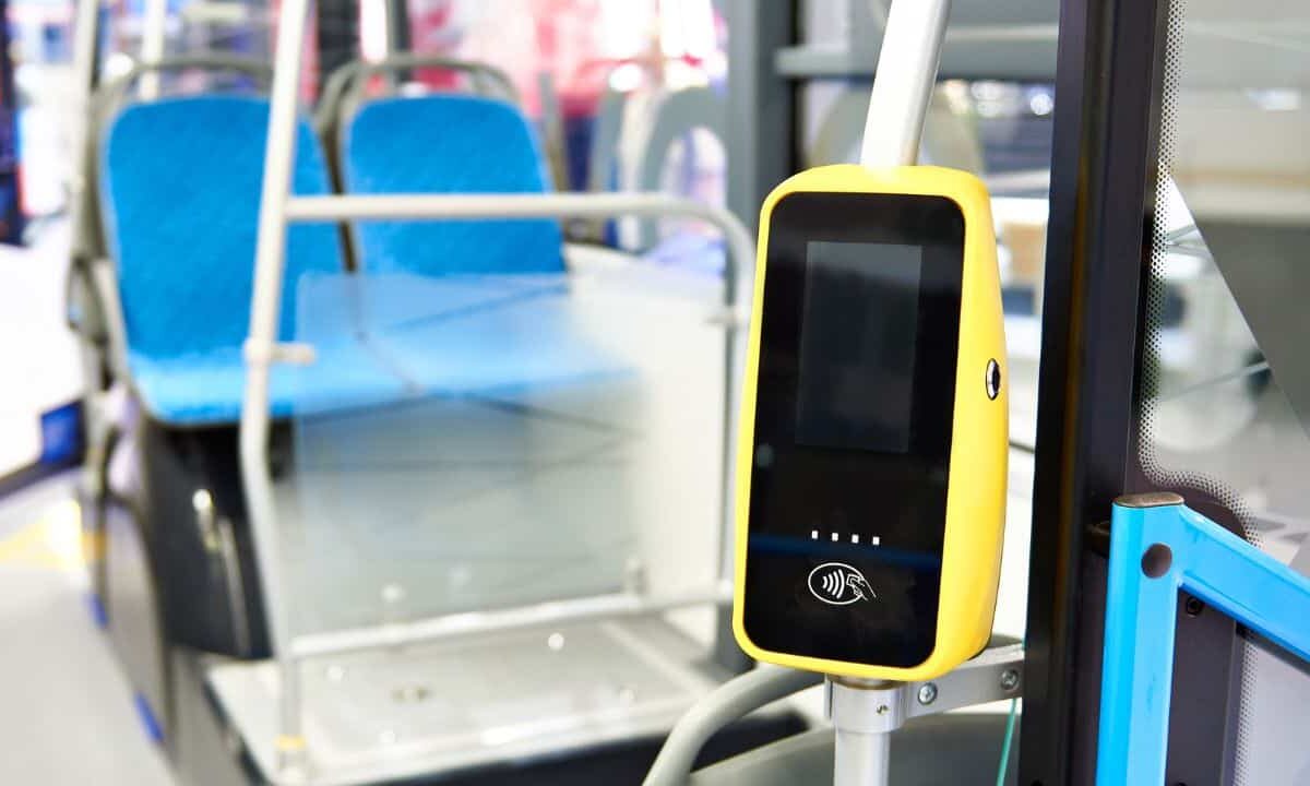 Filipinos-soon-use-credit-debit-cards-public-transport-NoypiGeeks