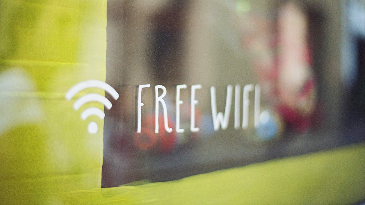 New-bill-free-WiFi-all-Philippine-public-schools