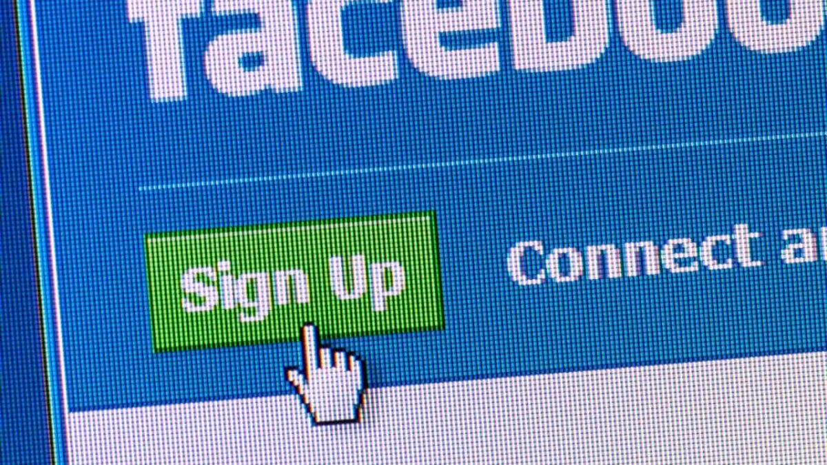 Sen-Lapid-require-valid-id-creating-social-media-account-NoypiGeeks