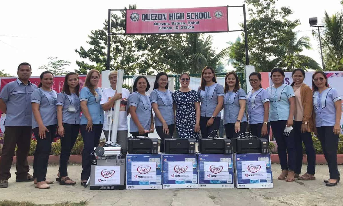 Cherry-Cares-donate-teaching-materials