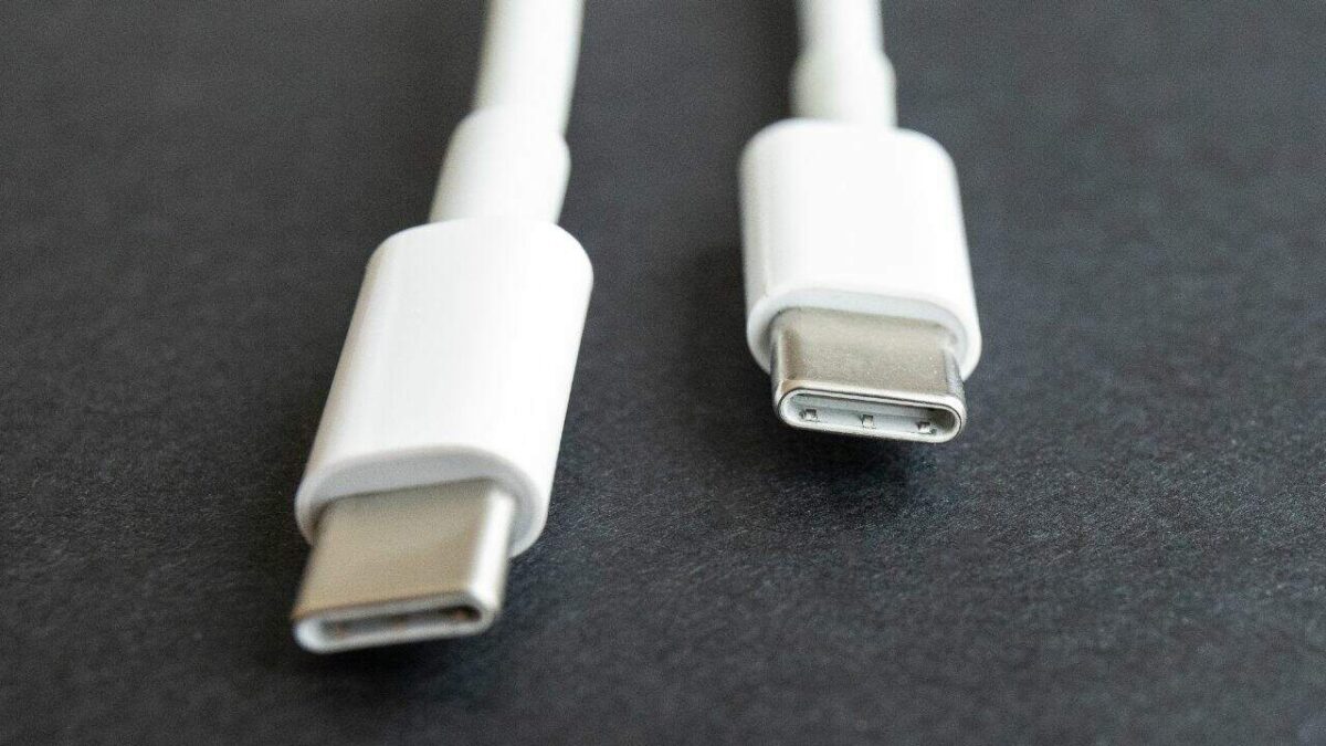 EU-Law-all-phones-mobile-devices-USB-type-C-NoypiGeeks