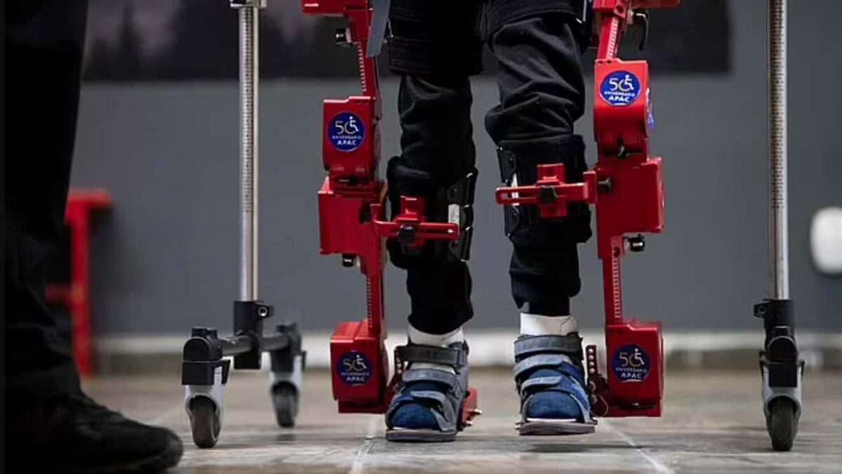 boy-cerebral-palsy-walks-robotic-exoskeleton