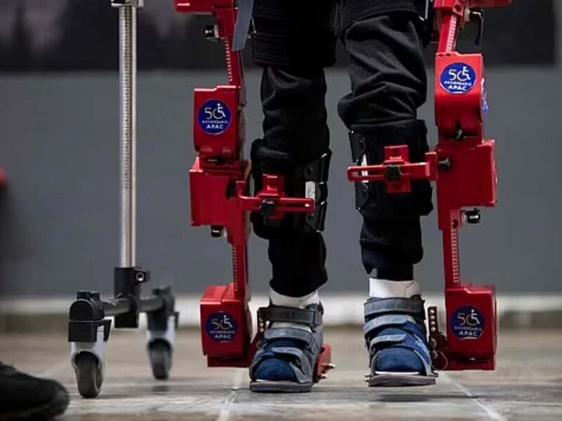 boy-cerebral-palsy-walks-robotic-exoskeleton