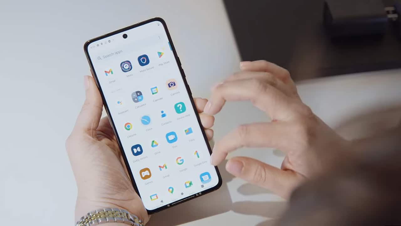 Lenovo-ThinkPhone-by-Motorola-5992