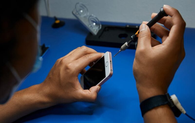 iPhone-battery-replacement-prices-Philippines