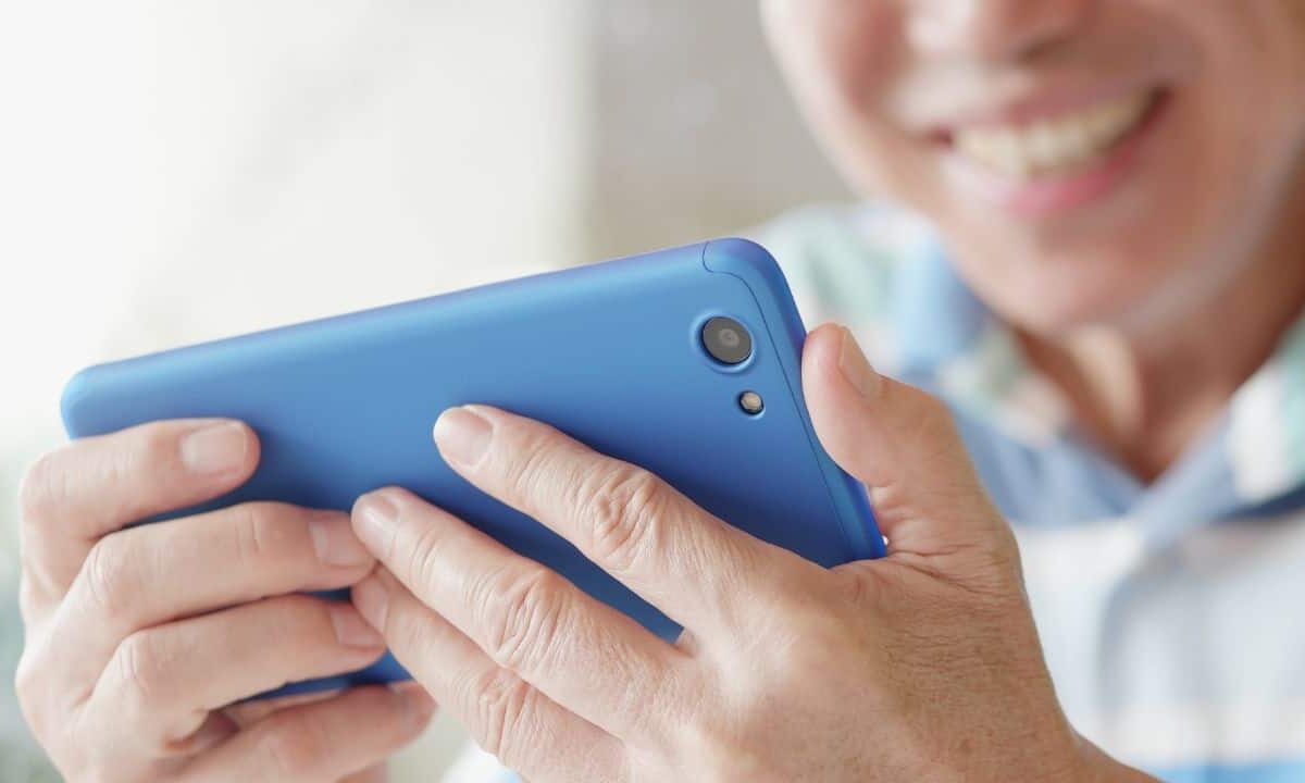 Filipinos-1-watching-vlogs-4th-social-media