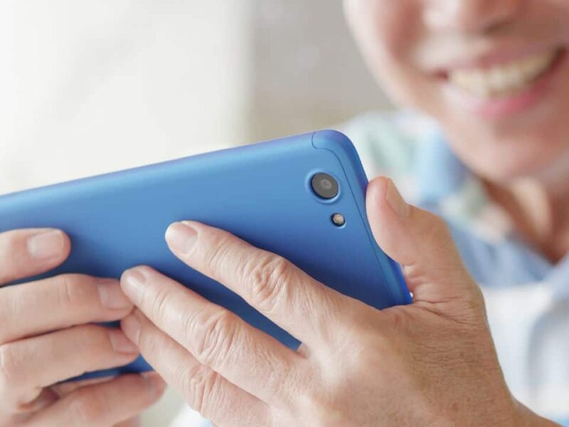 Filipinos-1-watching-vlogs-4th-social-media