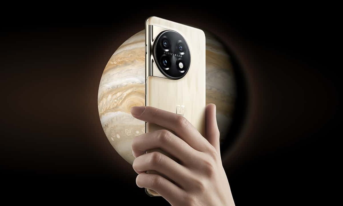 OnePlus-11-Jupiter-Rock-Limited-Edition-NoypiGeeks