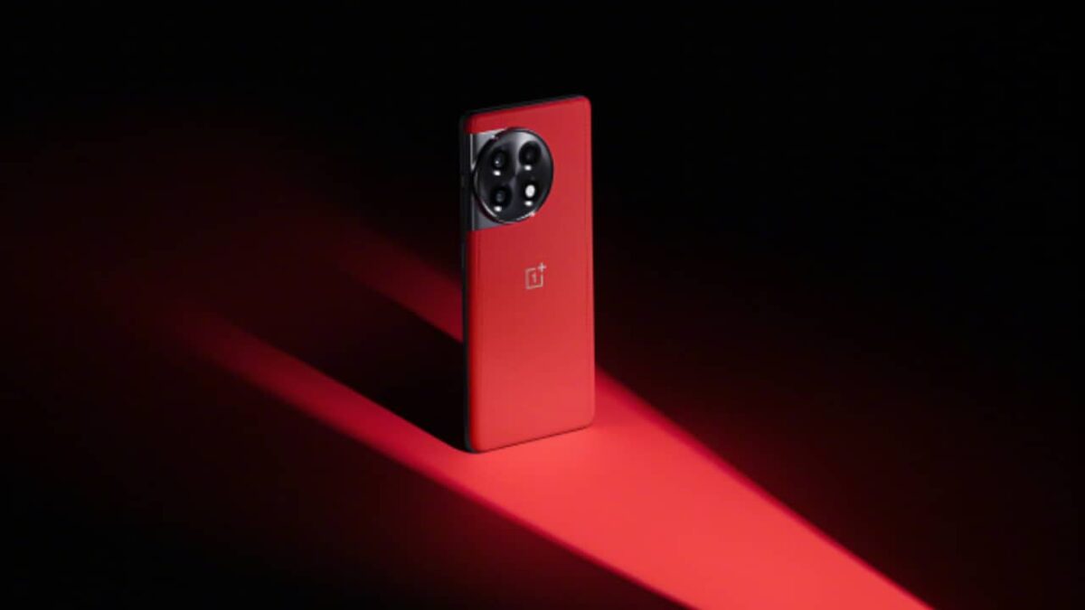 OnePlus-Ace-2-Red-Vegan-Leather-Edition-NoypiGeeks