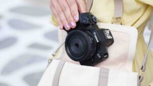 Canon-EOS-R100-Price-Philippines