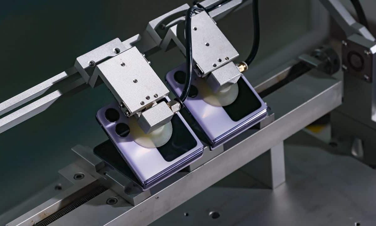 OPPO-Find-N2-Flip-Quality-Control-Process