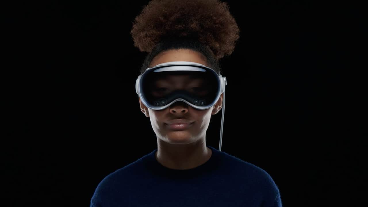 Apple-Vision-Pro-NoypiGeeks