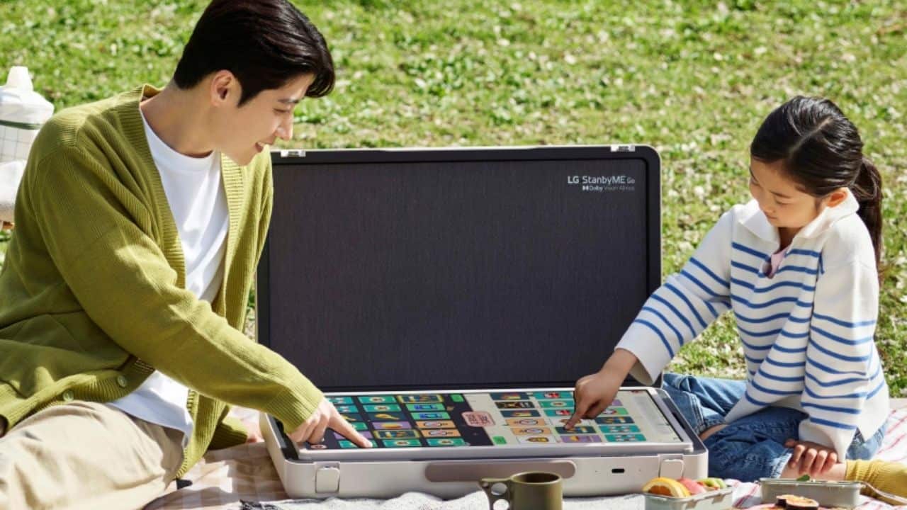 LG-StanbyME-portable-monitor