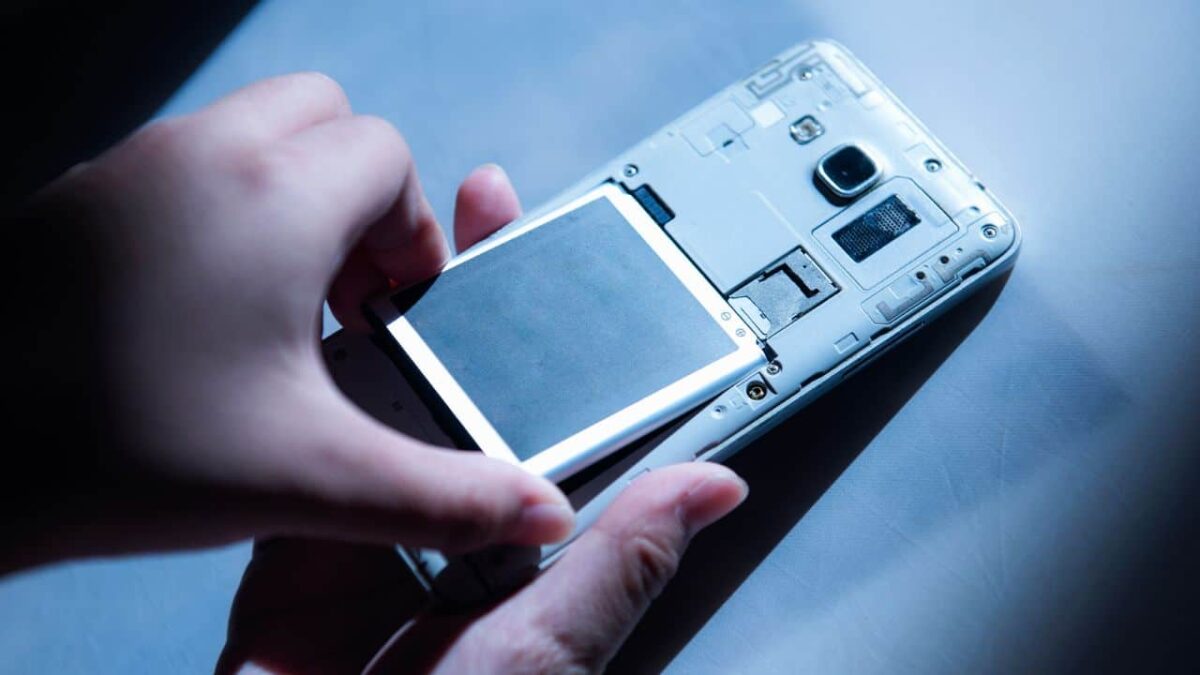 Replaceable-batteries