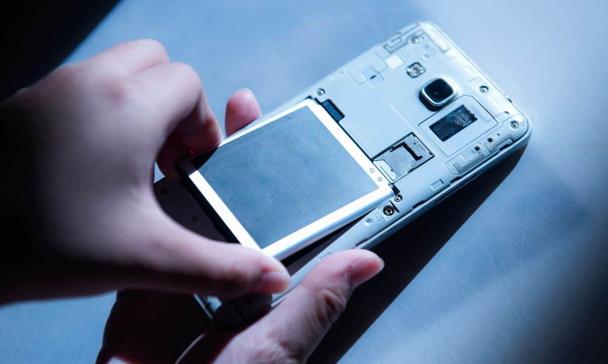 Replaceable-batteries