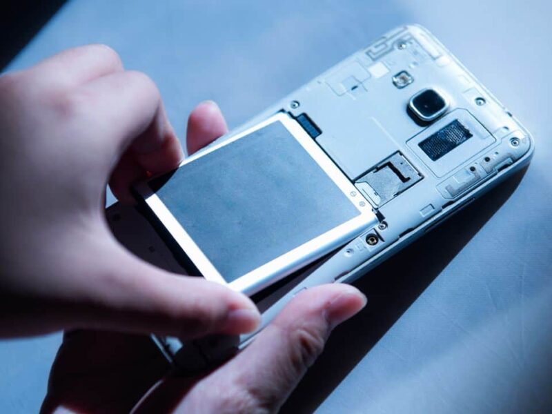 Replaceable-batteries