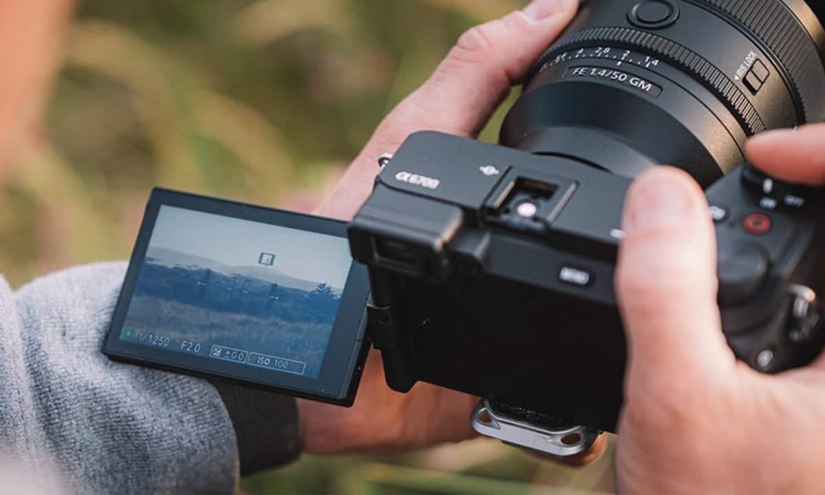 Sony-A6700-NoypiGeeks