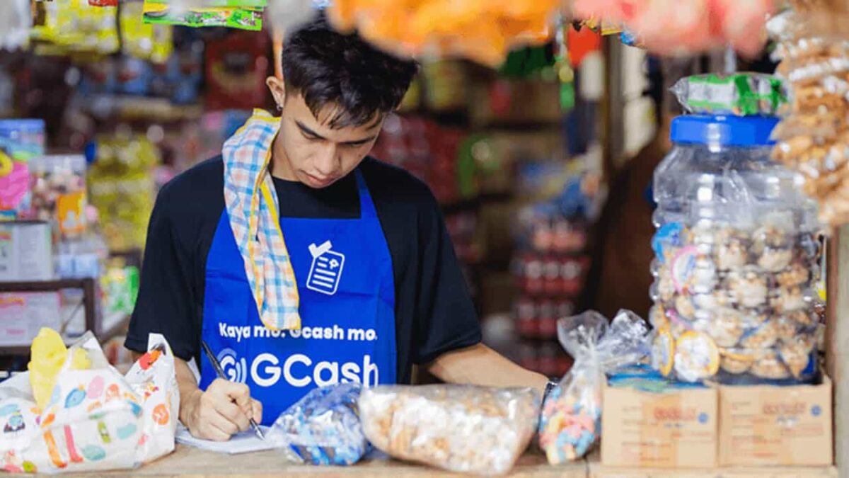 GCash-waives-fee-Sari-Sari-stores-market-vendors-qr-payments