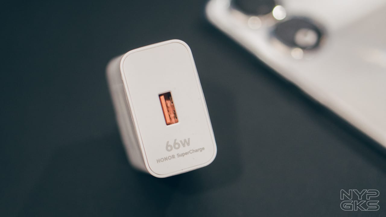 HONOR-90-5G-Charging